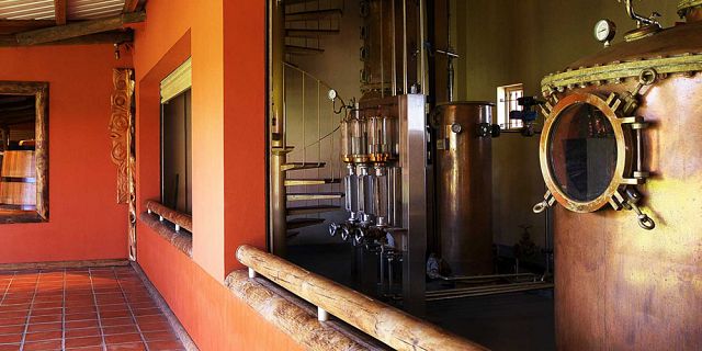 Visit tour rhumerie chamarel distillery (6)